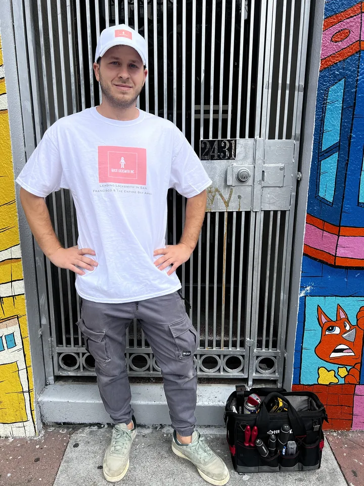 Gadi on Mission Street outside the registered business address